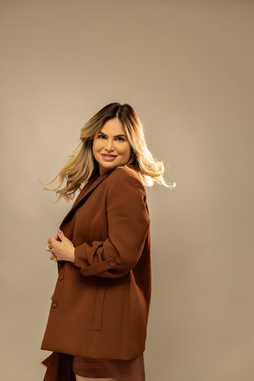 Júnia Malta — Farmácia Estética